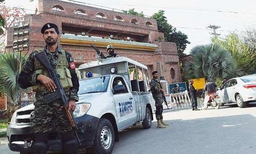 پی ایس فائنل کیلئے سربراہ مملکت سطح کی سیکیورٹی فراہم کی گئی تھی— فوٹو: اے ایف پی پی ایس فائنل کیلئے سربراہ مملکت سطح کی سیکیورٹی فراہم کی گئی تھی— فوٹو: اے ایف پی