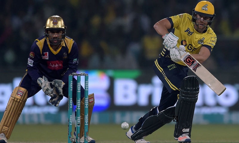 ڈیوڈ ملان نے پی ایس ایل کے فائنل میں پشاورزلمی کو جارحانہ آغاز فراہم کیا تھا—فائل/فوٹو: اے ایف پی ڈیوڈ ملان نے پی ایس ایل کے فائنل میں پشاورزلمی کو جارحانہ آغاز فراہم کیا تھا—فائل/فوٹو: اے ایف پی