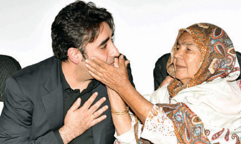 The mother of slain PPP leader Babar Sohail Butt expresses her affection for PPP Chairman Bilawal Bhutto Zardari who visited their residence to condole with the family. &mdash; Online