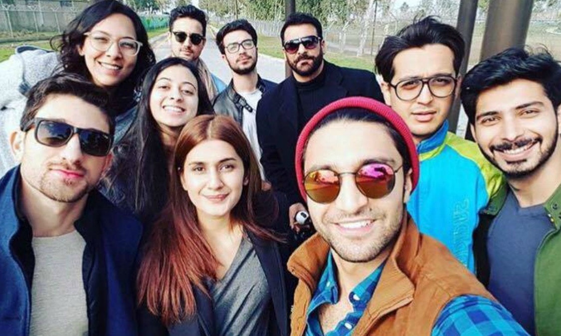 فلم کی شوٹنگ اس وقت کے ٹو پہاڑ اور قراقرم ہائی وے پر جاری ہے—.