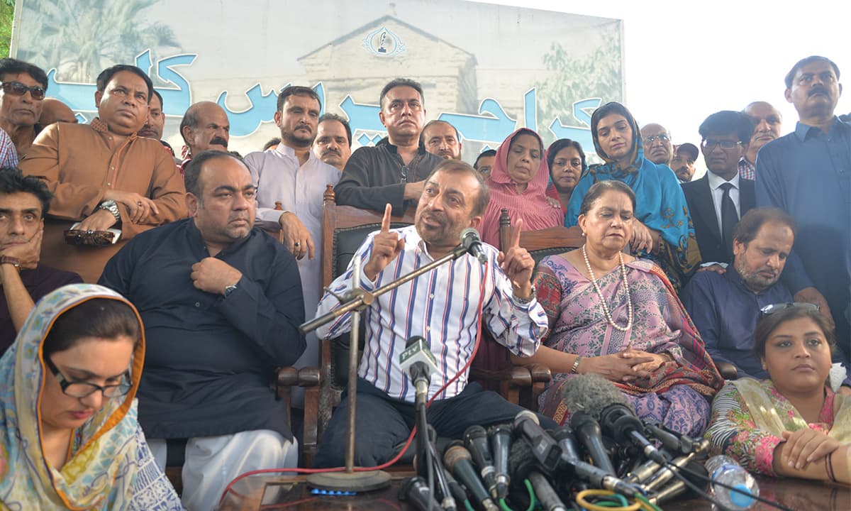 Dr Farooq Sattar addresses a press conference at Karachi Press Club on August 23, 2016 | Faysal Mujeeb, White Star