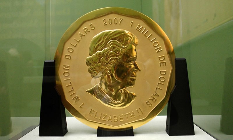 جرمنی کے بوڈ میوزیم میں رکھے 'بگ میپل لیف' کی فائل فوٹو —اے پی جرمنی کے بوڈ میوزیم میں رکھے 'بگ میپل لیف' کی فائل فوٹو —اے پی