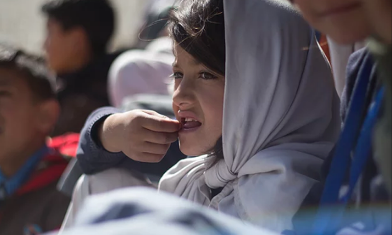 ماروی سومرو نے مسگر کے ان بچوں کو تعلیم دینے کا ارادہ کیا جو مناسب سہولیات نہ ہونے کے باعث اپنے خوابوں کو پورا نہیں کرسکتے &mdash; فوٹو بشکریہ آئی ای آئی پاکستان