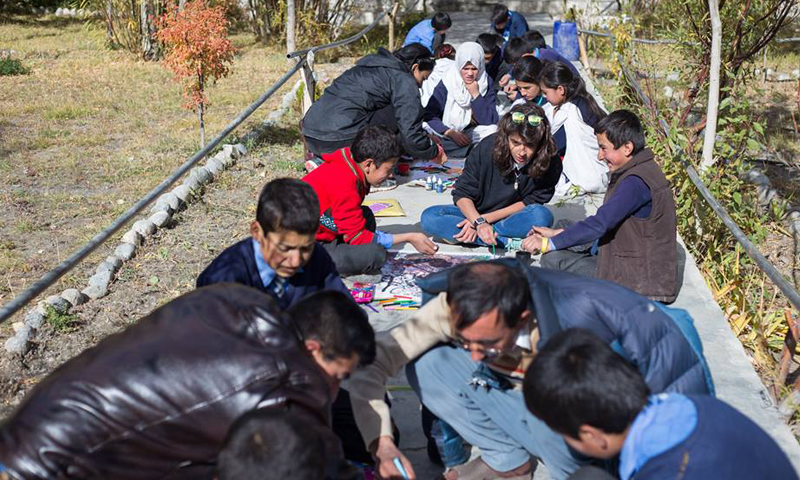 ماروی سومرو کا مقصد ملک کے دور دراز علاقوں میں تعلیم کے معیار کو بہتر کرنے کے ساتھ حکومت کی اس سلسلے میں مدد کرنا ہے &mdash; فوٹو بشکریہ آئی ای آئی پاکستان