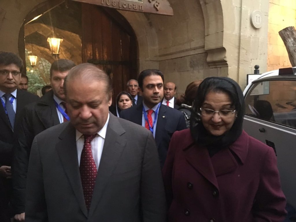 Nawaz Sharif and Kulsoom Nawaz outside a restaurant. ─ Photo courtesy Maryam Nawaz official Twitter