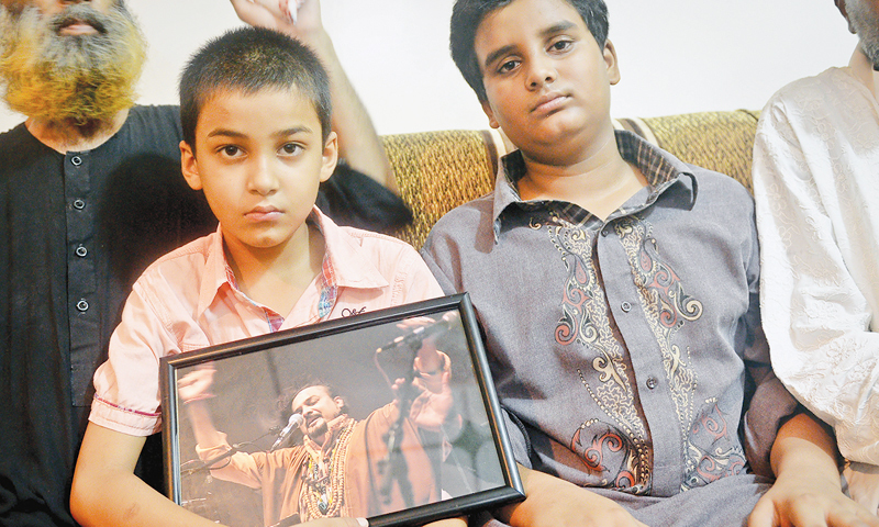 معروف قوال امجد صابری کے بیٹے مجدد اور عون — فوٹو/ وائٹ اسٹار معروف قوال امجد صابری کے بیٹے مجدد اور عون — فوٹو/ وائٹ اسٹار