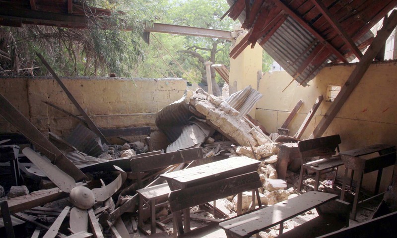 مسمار کیے جانے کے بعد جفل ہرسٹ اسکول کا ایک منظر&mdash;فوٹو: پی پی آئی