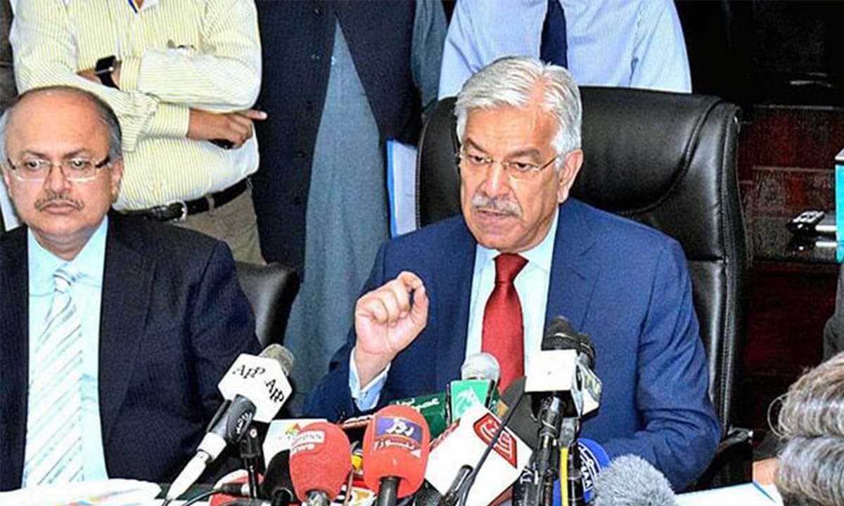 Khawaja Asif addresses a press conference | Photo courtesy: APP