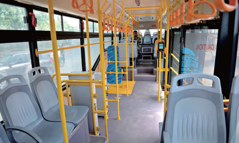 feeder-service-commuters-see-half-bus-empty-officials-half-full