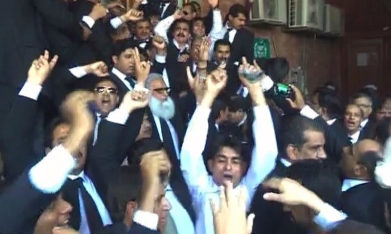 Lawyers chanting slogan at the convention. —
DawnNews screengrab Lawyers chanting slogan at the convention. —
DawnNews screengrab
