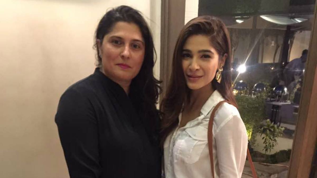 Sharmeen with actor Ayesha Omar at the launch of R5 Foundation