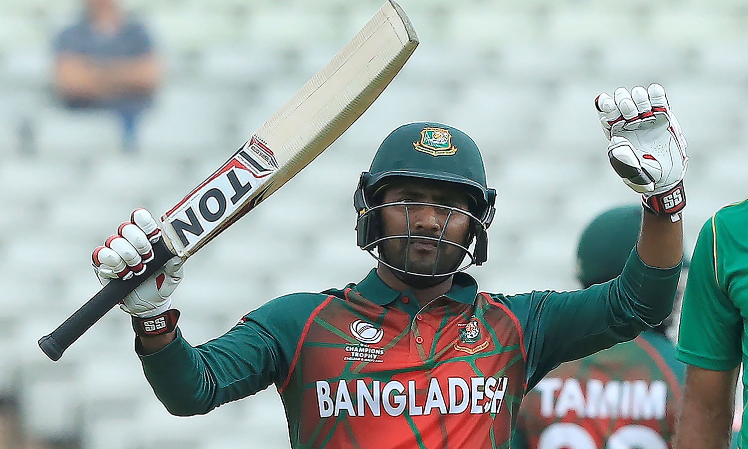 امرالقیس نے 61 رنز بنا کر بنگلہ دیش کو بڑا اسکور ترتیب دینے میں مددفراہم کی&mdash;فوٹو: اے ایف پی