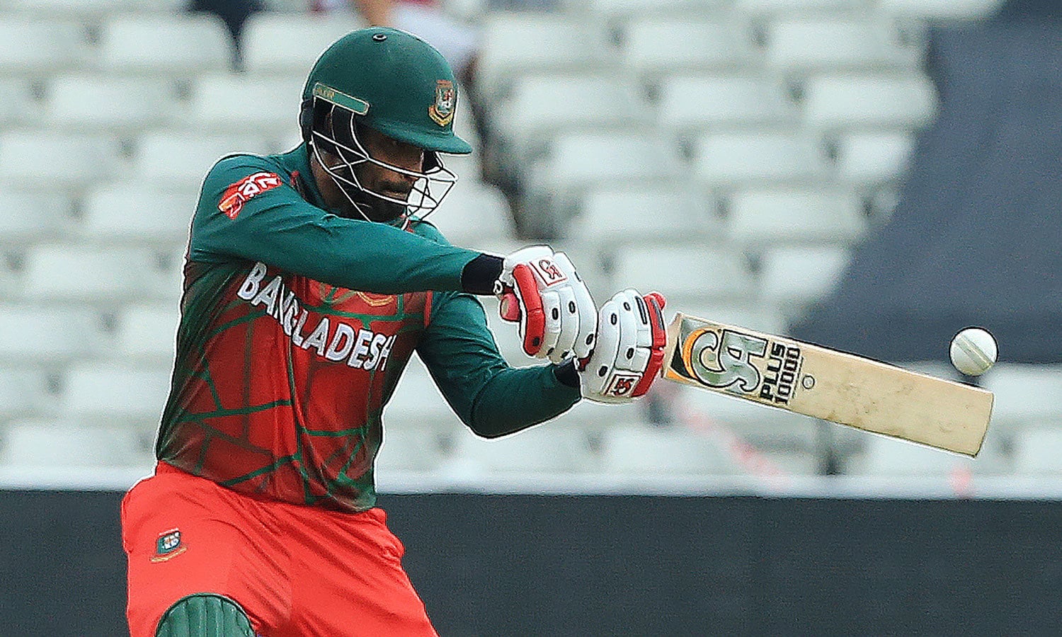 تمیم اقبال نے شاندار 102 رنز بنائے&mdash;فوٹو: اے ایف پی