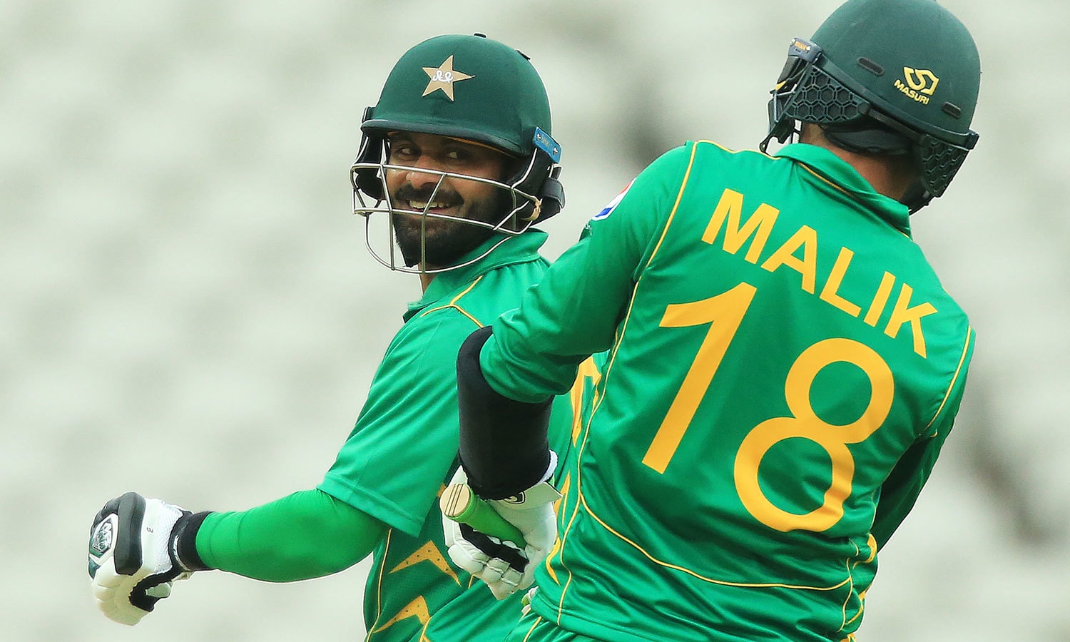 پاکستان کی جانب سے سب سے زیادہ رنز شعیب ملک نے بنائے&mdash;فوٹو: اے ایف پی
