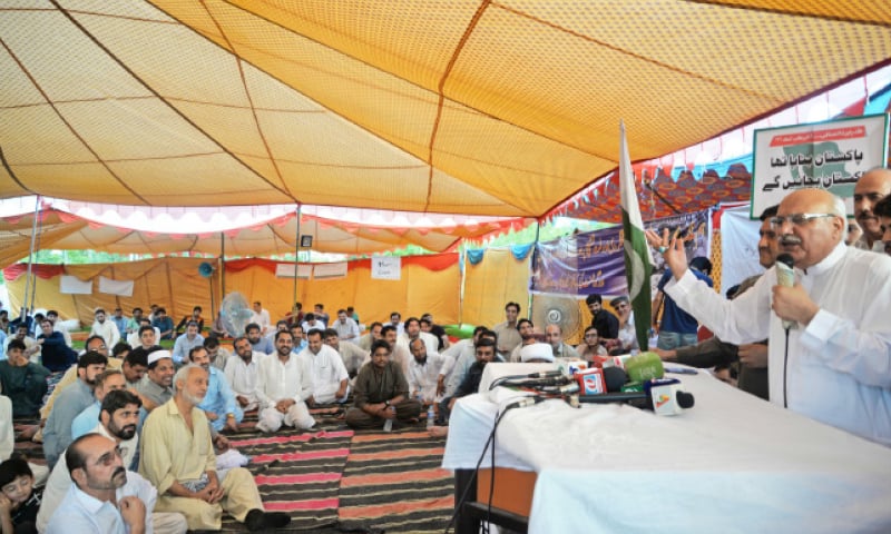 ANP Central General Secretary Mian Iftikhar Hussain addresses the participants of the sit-in on Thursday. — Photo by Ishaque Chaudhry ANP Central General Secretary Mian Iftikhar Hussain addresses the participants of the sit-in on Thursday. — Photo by Ishaque Chaudhry