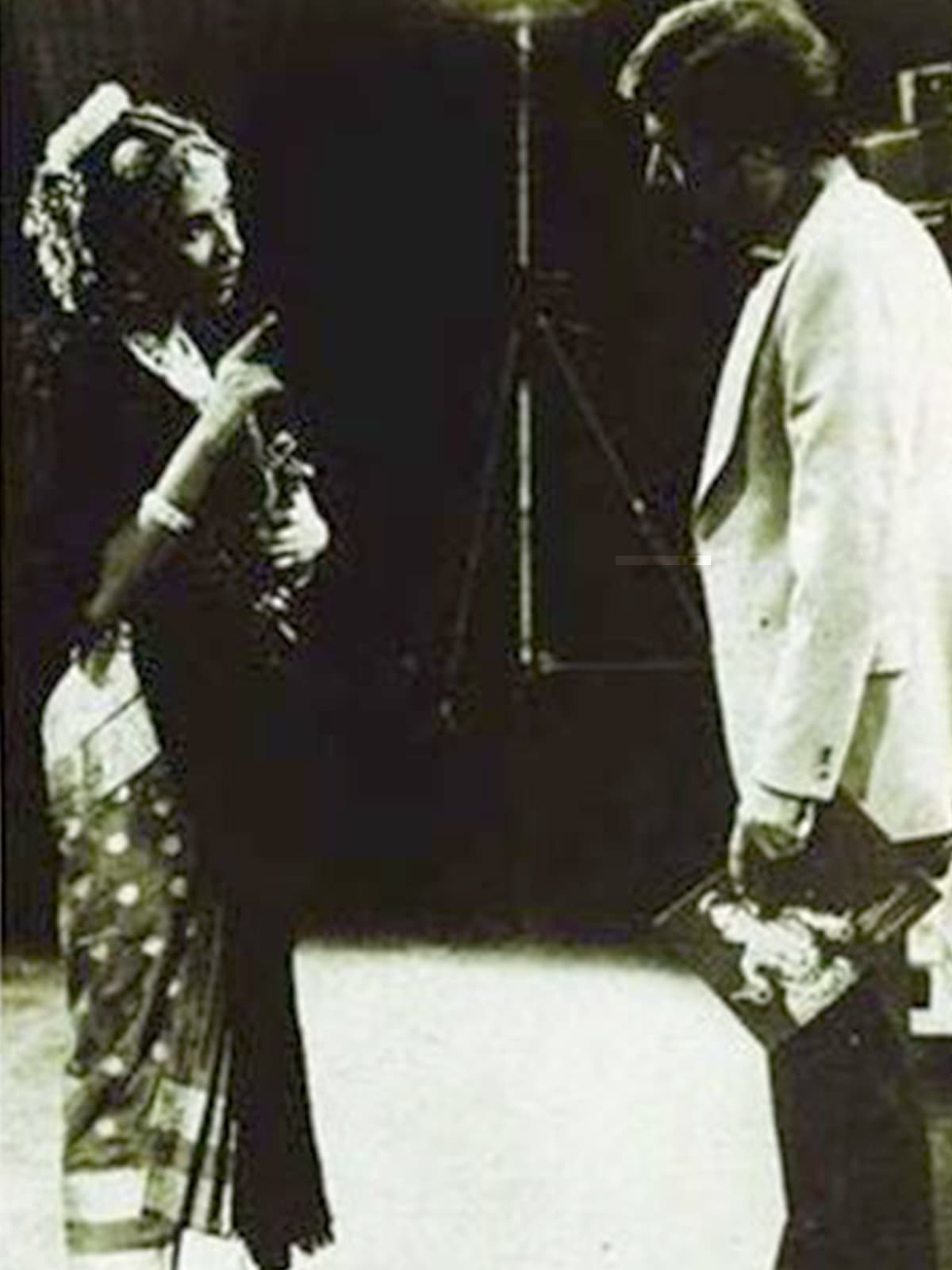 Zia with Bharata Natyam dancer Alarmel Valli | Photo taken from the February 1984 issue of the *Herald*