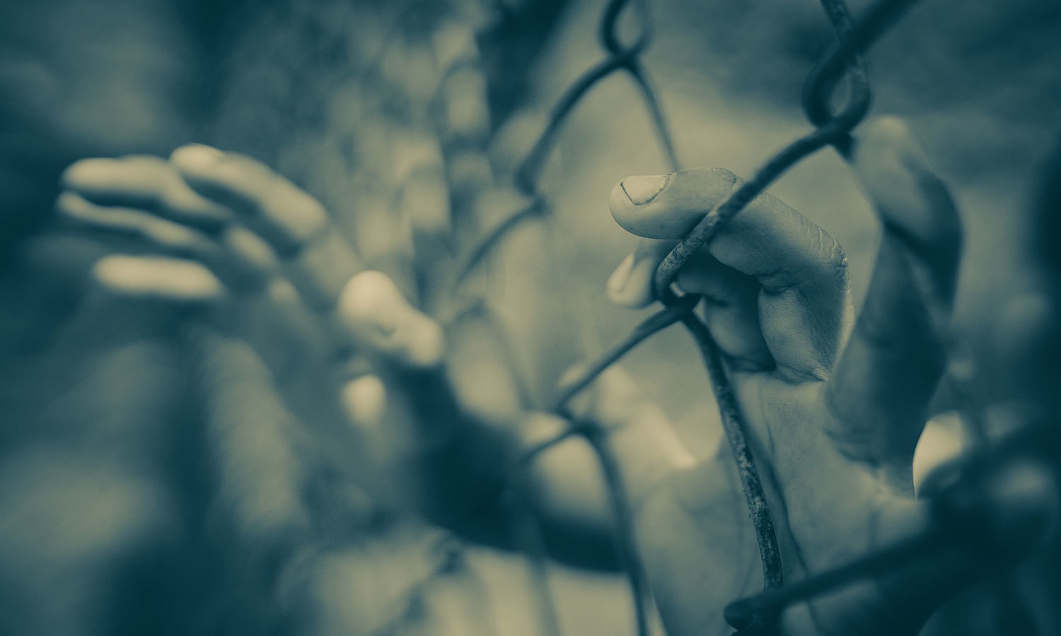 امیر اور غریب کی طبقاتی تفریق کئی حوالوں سے خطرناک بھی ہو سکتی ہے-- فوٹو : شٹر اسٹاک