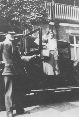 Dina Jinnah outside her father’s home