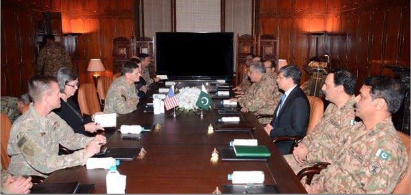 RAWALPINDI: Chief of Army Staff General Qamar Javed Bajwa in a meeting with Gen Joseph Votel, Commander of the US Central Command, on Friday.&mdash; APP