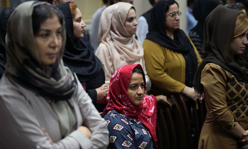 کابل میں مہم کے پہلے ایونٹ میں شریک افغان خواتین—فوٹو: اے ایف پی