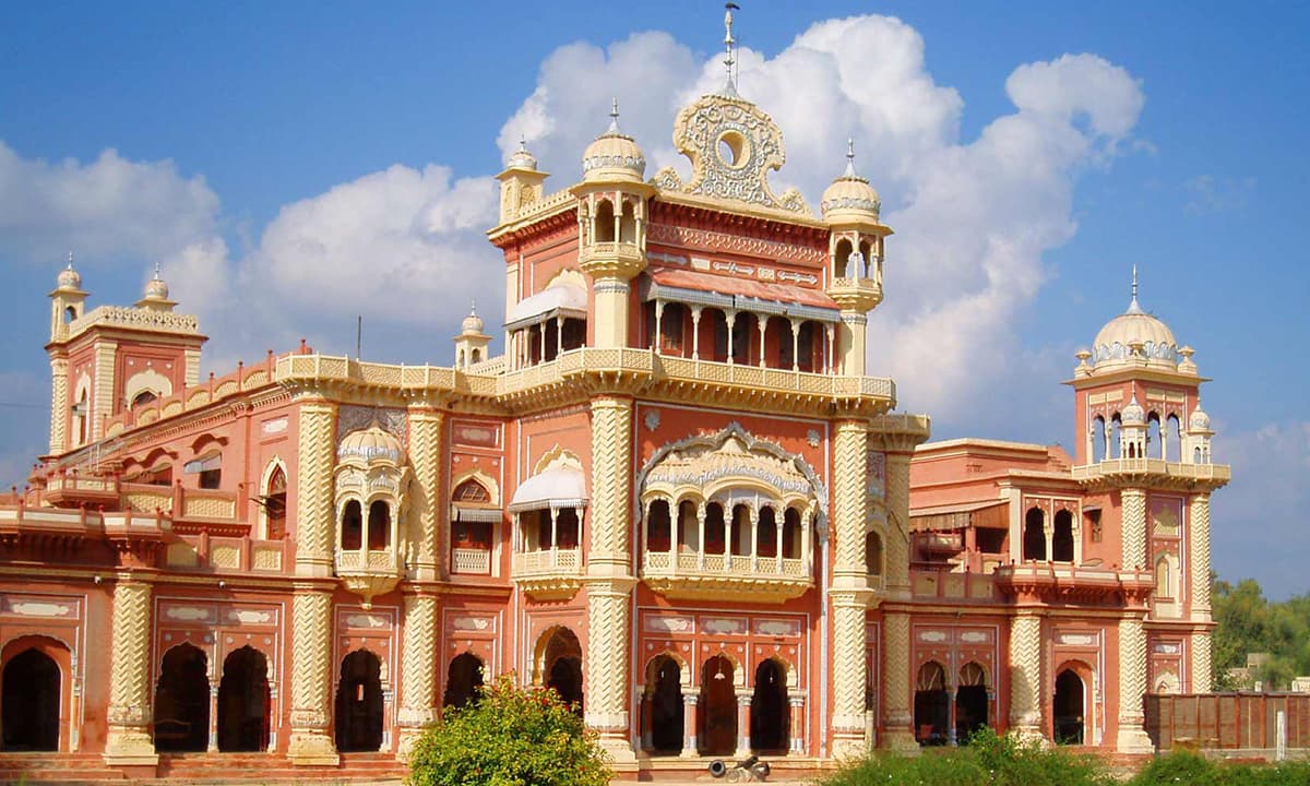 Faiz Mahal, built by the Talpur rulers of Khairpur in Sindh | Wikimedia Commons