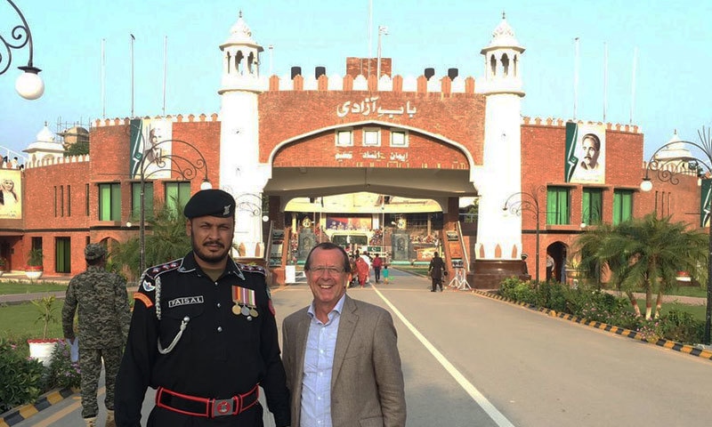 جرمنی کے نئے سفیر مارٹن کوبلر انتہائی متحرک نظر آتے ہیں-فوٹو: بشکریہ مارٹن کوبلر ٹوئٹر