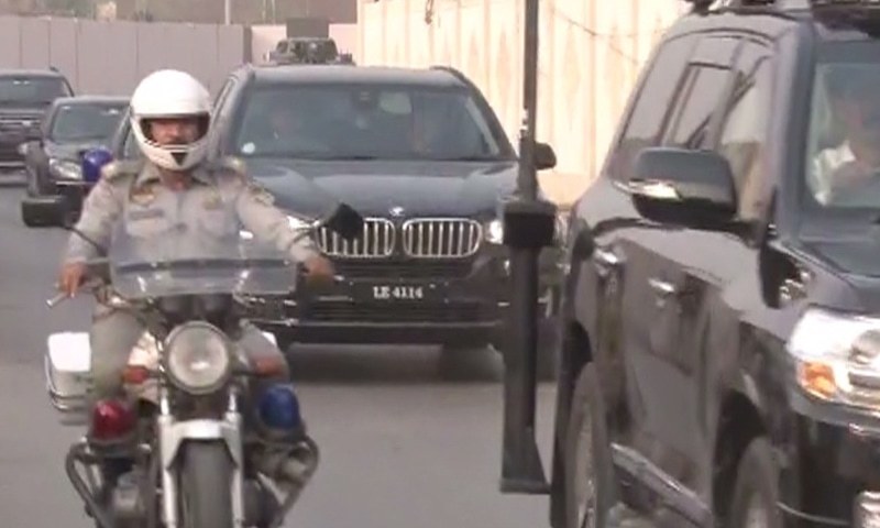 Nawaz Sharif's convoy heads towards Punjab House from Islamabad airport.— DawnNews