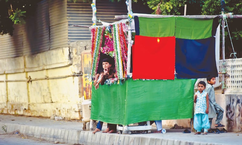 Sabeels can also be sometimes spotted in the back streets of middle-class localities this time of year. / Photos by Fahim Siddiqi / White Star