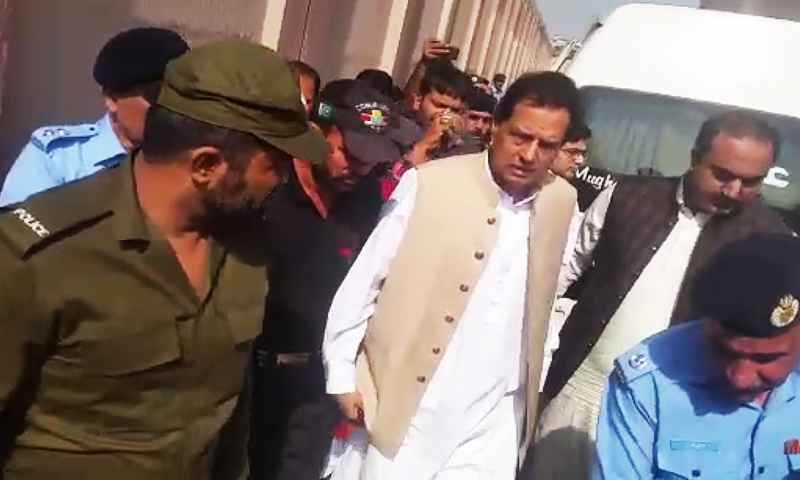 Capt Safdar arrives at the court.— DawnNews