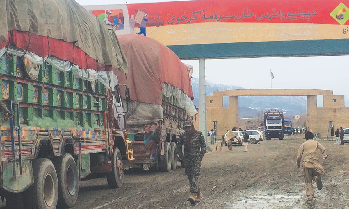 Nato containers and other vehicles pass through Khyber Agency | Ghulam Dastageer