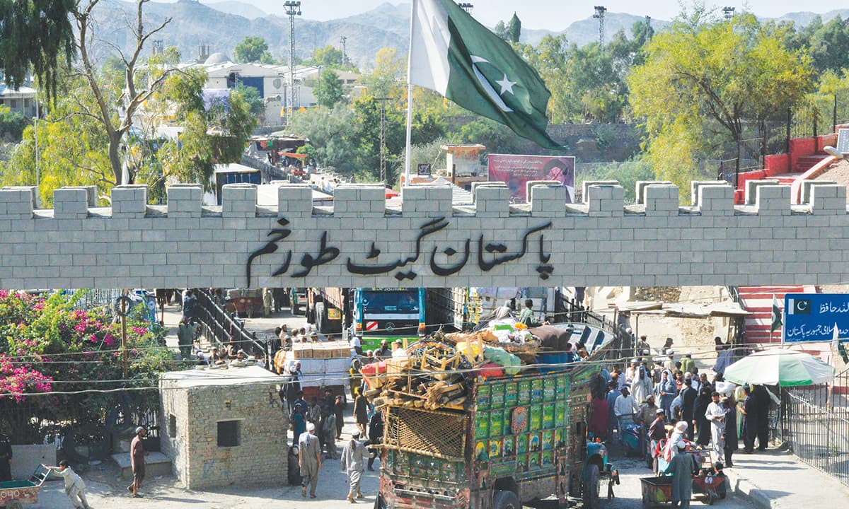 The Torkham border crossing between Pakistan and Afghanistan | Abdul Majeed Goraya, White Star