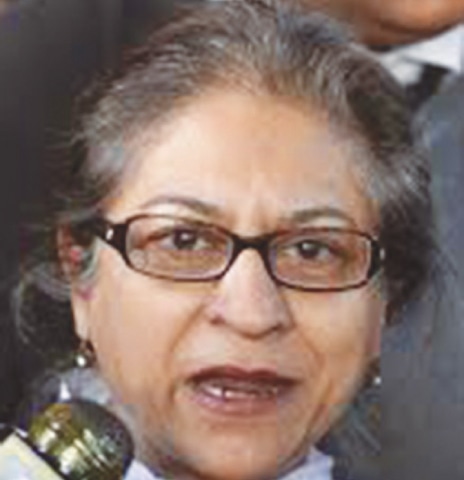 Asma Jahangir delivers a lecture at Wolfson College, Oxford.