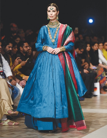 Presenting wedding wear, Wasim Khan spurned embroideries at the PFDC L&rsquo;Oreal-Paris Bridal Week
