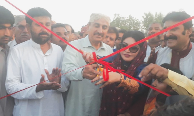 SENATOR Sassui Palijo, Ismail Rahu and other PPP leaders inaugurate the festival at Laar Museum in Badin on Saturday.&mdash;Dawn
