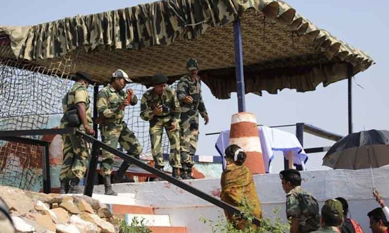 ودیابالن چیک پوسٹوں پر بھی گئیں&mdash;فوٹو: دم کھم