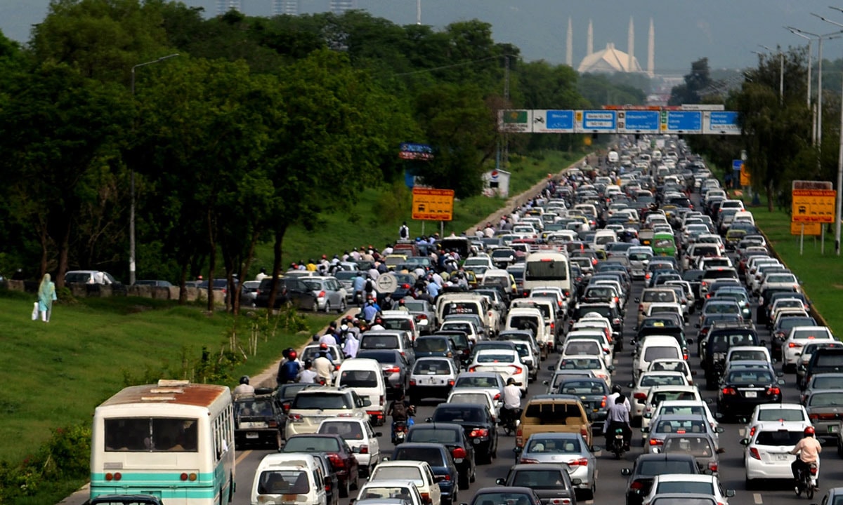 Traffic congestion on the Islamabad Expressway | Mohammad Asim, White Star