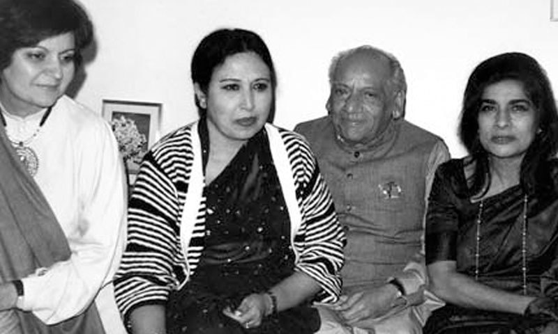 رومانوہ شاعر نے گلوکارہ اقبال بانو سے ملاقات کے دوران انہیں اپنی نظم &rsquo;دشت تنہائی&lsquo; تحفے میں دی&mdash;فائل فوٹو: ڈان