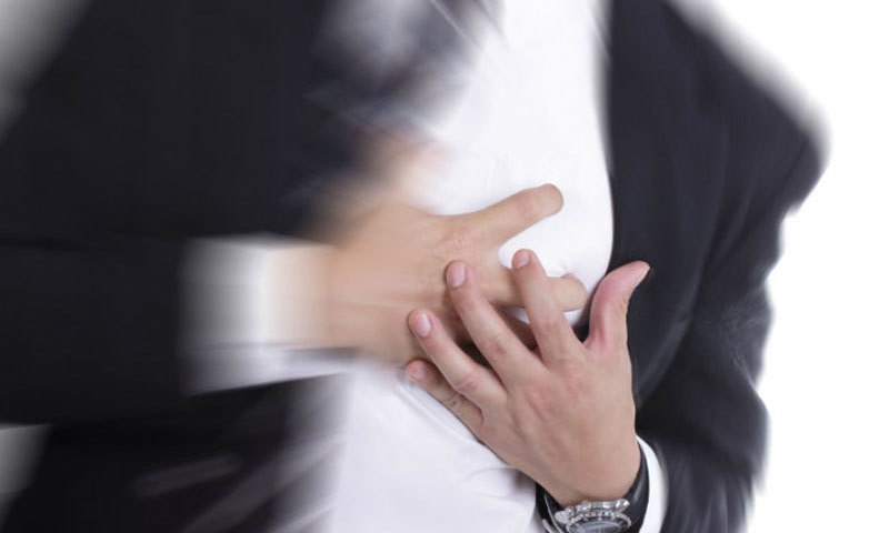 ہر سال کروڑوں افراد کا دل کام کرنا چھوڑ دیتا ہے—فوٹو: شٹر اسٹاک ہر سال کروڑوں افراد کا دل کام کرنا چھوڑ دیتا ہے—فوٹو: شٹر اسٹاک