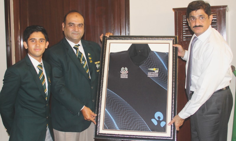 SINDH CM Murad Ali Shah is being presented a souvenir by SFP secretary general Asif Azeem at the CM House here on Wednesday. Pakistan junior baseball team captain Shiraz Asif is also seen. SINDH CM Murad Ali Shah is being presented a souvenir by SFP secretary general Asif Azeem at the CM House here on Wednesday. Pakistan junior baseball team captain Shiraz Asif is also seen.
