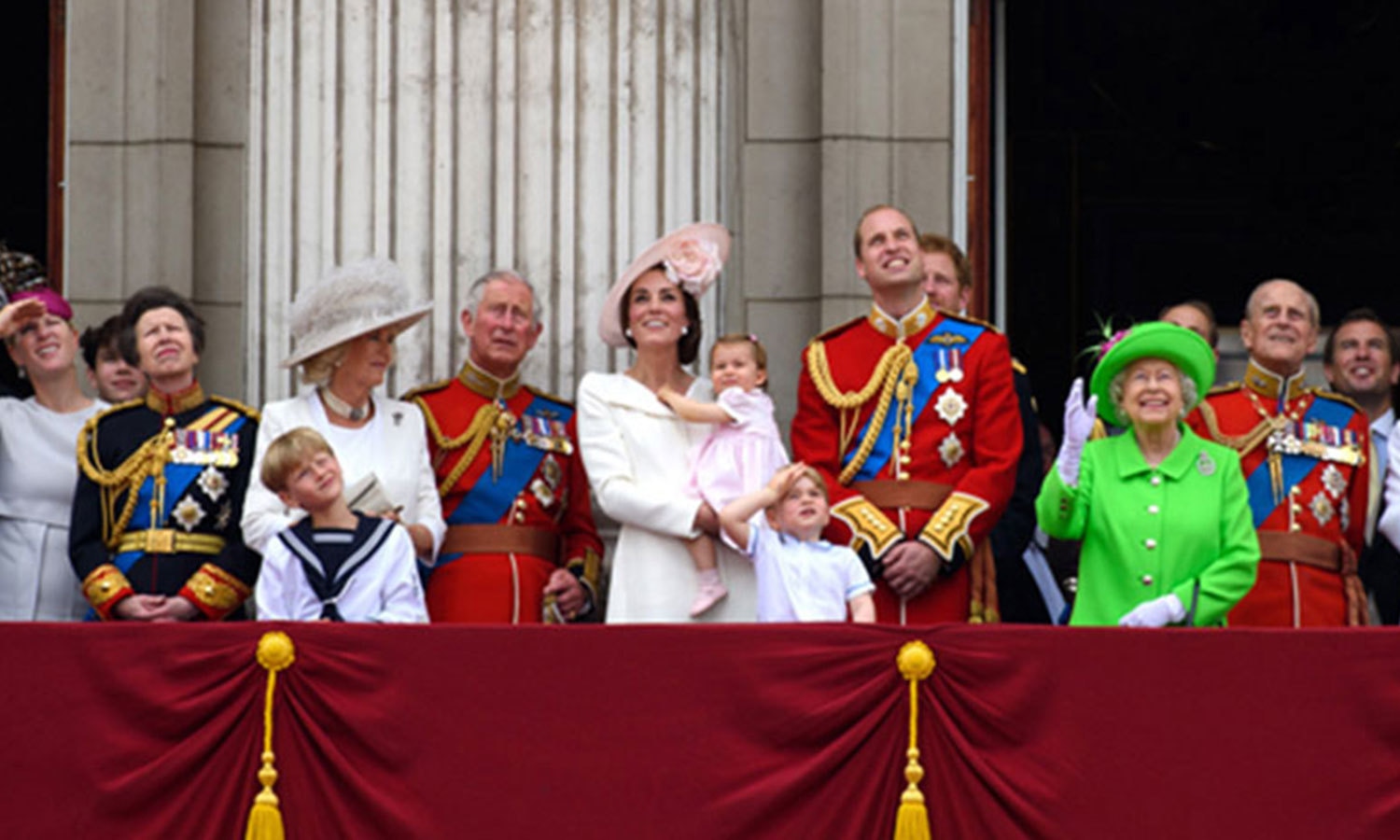 شاہی روایات کے مطابق غیر خاندان میں پیدا ہونے والے فرد کو شہزادہ یا شہزادی تسلیم نہیں کیا جاتا—فائل فوٹو: ہیلو میگزین