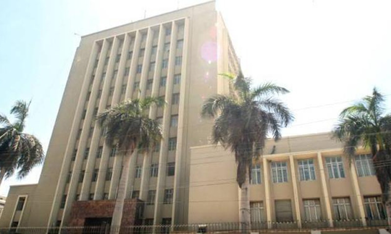 KARACHI: A view of the State Bank of Pakistan (SBP) building. The central bank said on Friday it will intervene in the foreign exchange market in case speculative or monetary pressures emerge going forward.—File photo