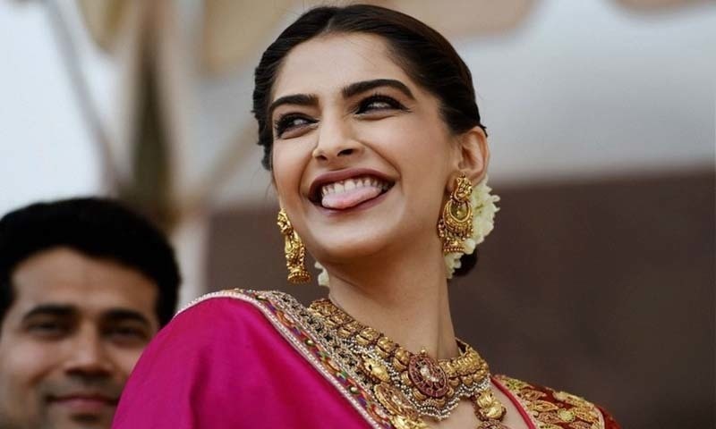 سونم کپور معروف اداکار انیل کپور کی بیٹی ہیں &mdash;۔