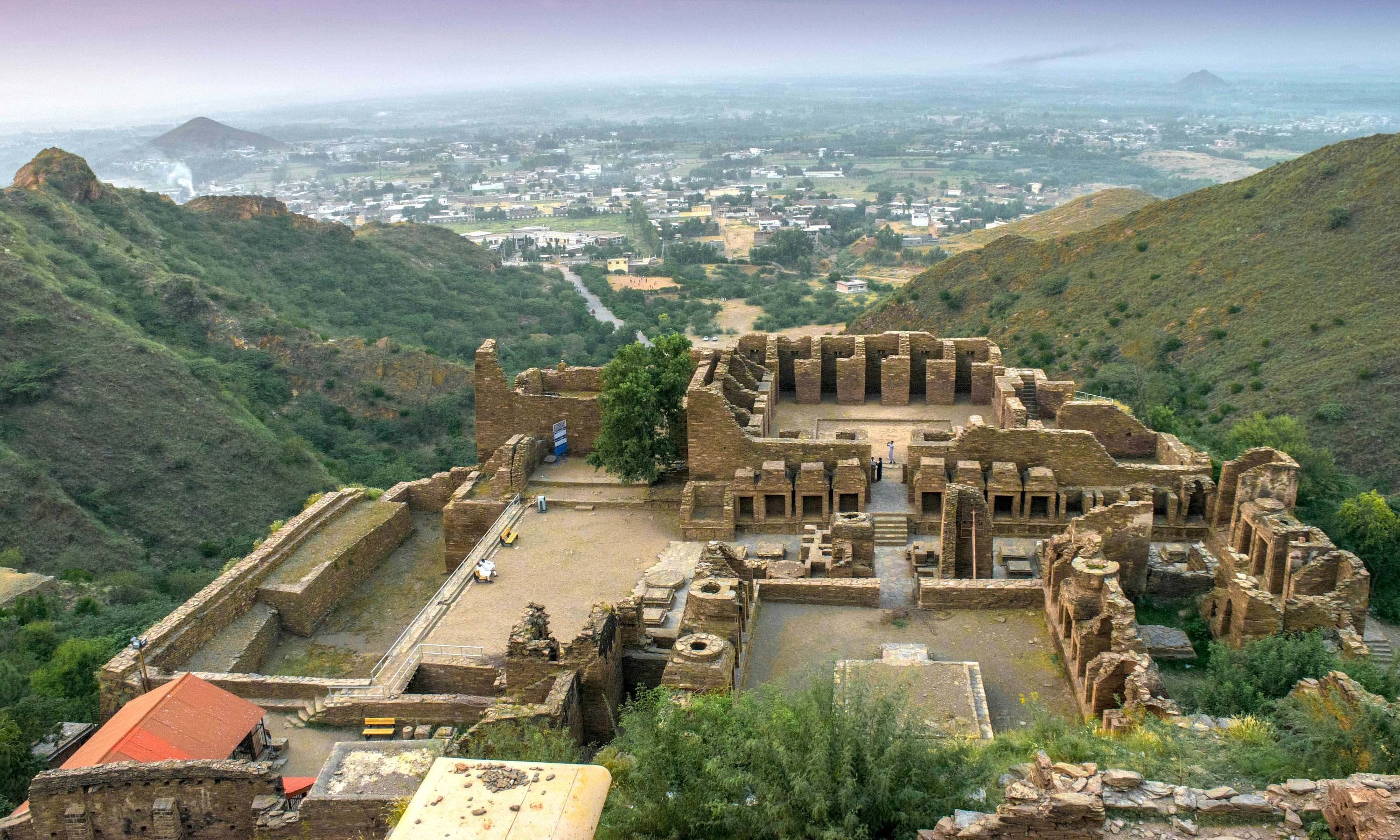 Buddhist ruins of Takht-i-Bahi — Hidayat-ur-Rehman