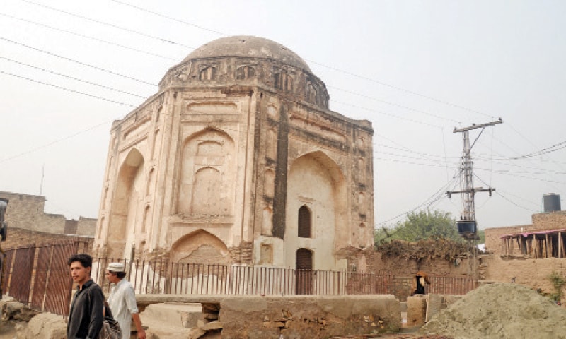 A Mughal-era tomb built in Peshawar&rsquo;s suburbs needs conservation. &mdash; File photos