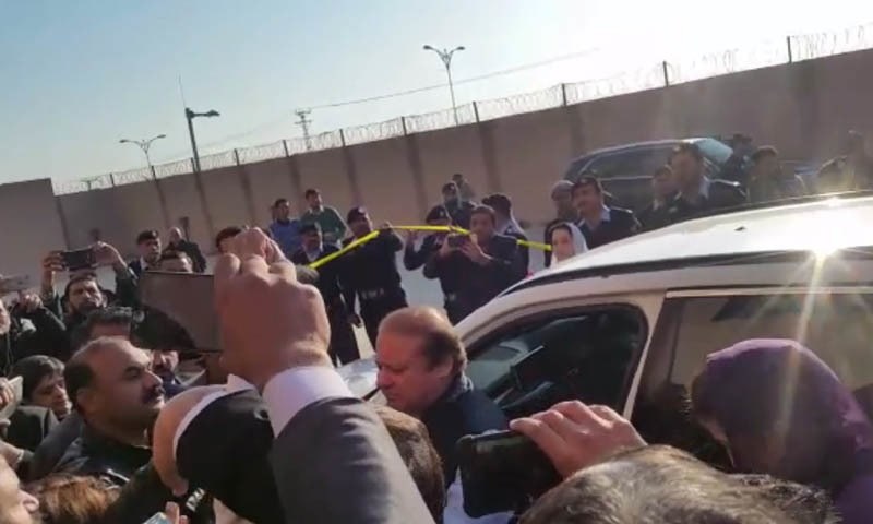 Nawaz Sharif arrives at accountability court. &mdash; Screengrab
