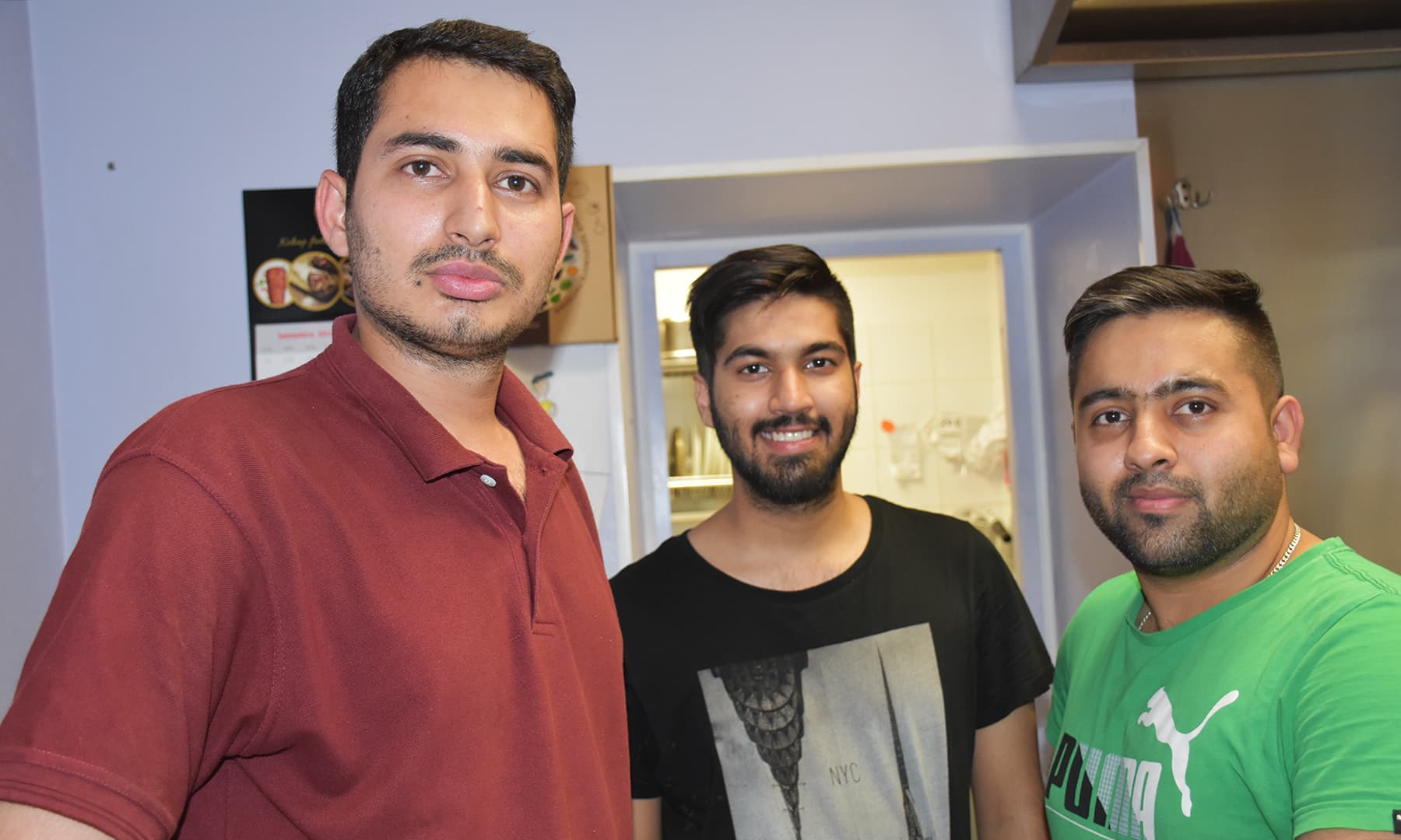 راستہ دکھانے والے بھلے پاکستانی&mdash;تصویر رمضان رفیق