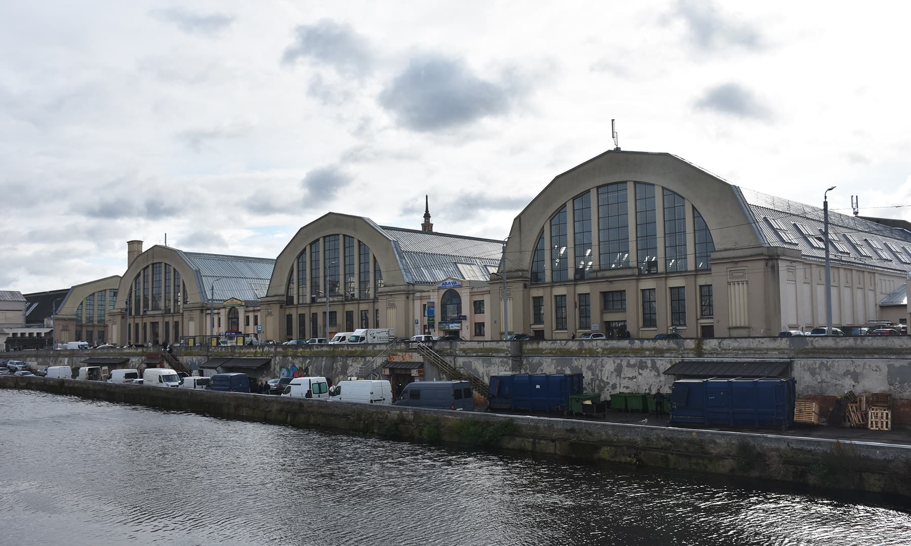 ان ڈور فارمر مارکیٹ&mdash;تصویر رمضان رفیق