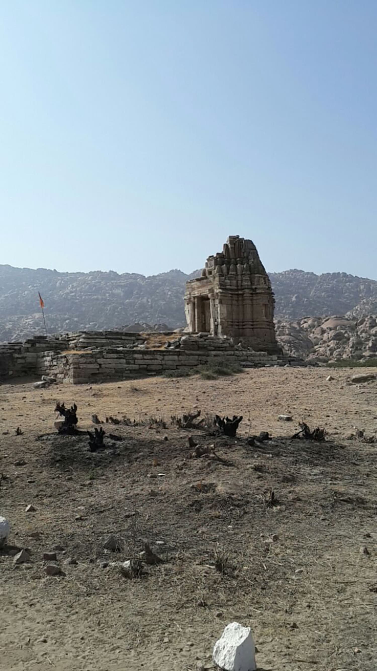 A small Jain temple in Bhodesar.