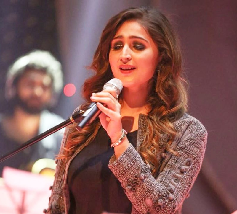 19 سالہ دھوانی بھنسالی نے ٹی وی میوزک شو میں کامیابی حاصل کی تھی&mdash;فوٹو: پیپنگ مون