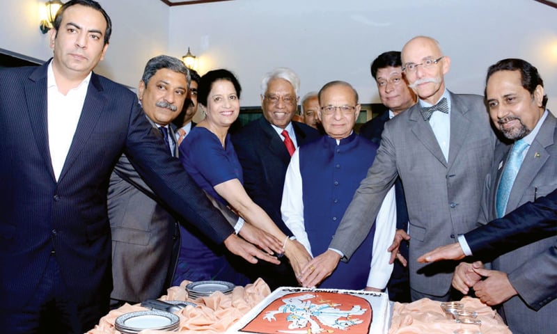 Honorary Consul General Masud M. Khan, Federal Minister Chaudhry Mumtaz Ahmed Tarar, EU ambassador and other dignitaries cut the cake on the occasion of Lithuania&rsquo;s National Day and Centenary of Independence in Islamabad.
